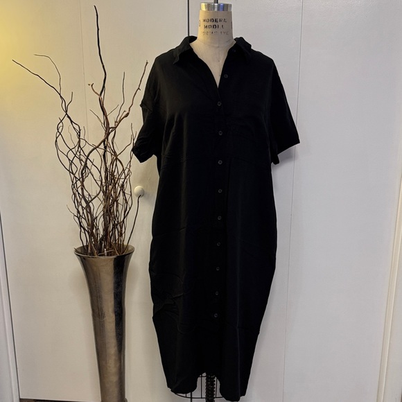 Jones New York Dresses & Skirts - Jones New York Classic Black Midi Dress